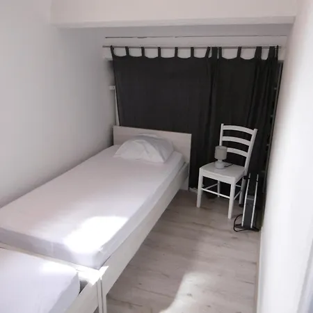 Villa T2 Mezzanine 5 Pers, Clim, Terrasse, Parking, Proche Et Commerces - Fr-1-795-16 Fleury (Aude)