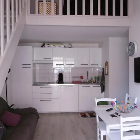 T2 Mezzanine 5 Pers, Clim, Terrasse, Parking, Proche Et Commerces - Fr-1-795-16 Fleury (Aude)